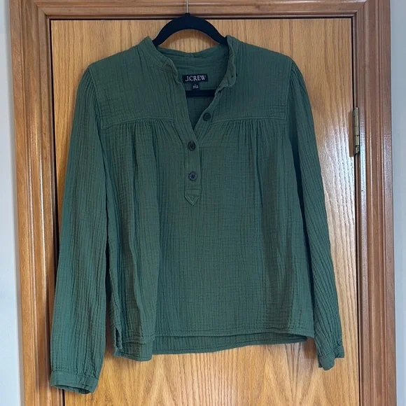J. Crew Women's Green Top - Picture 1 of 3